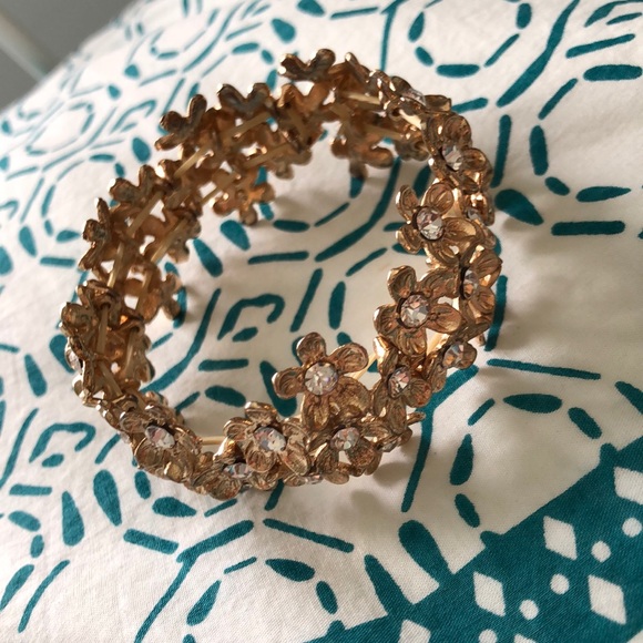 Good flower bracelet - Picture 1 of 3